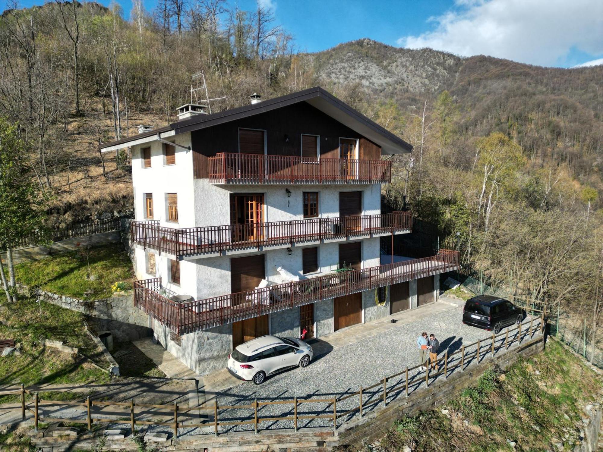 Gold Cave Casa Vacanze Relax Nel Bosco Appartamenti Pessinetto Bagian luar foto